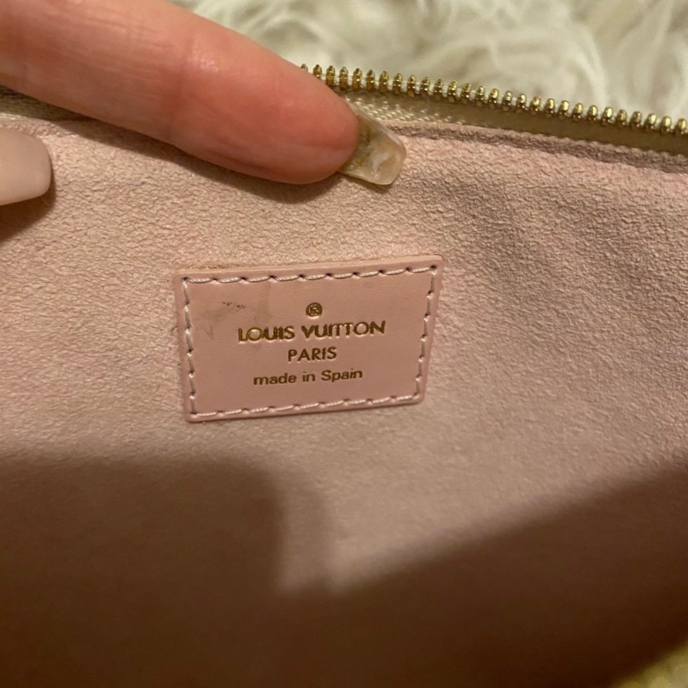 💯 LOUIS VUITTON WRISTLET! Coming Soon! - Picture 4 of 7